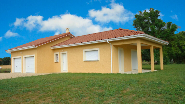 Maison traditionnelle de plain-pied construite sur mesure à Bourg-en-Bresse