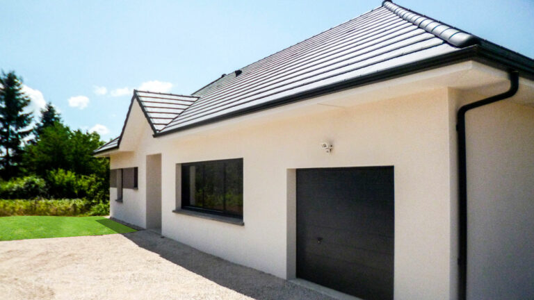 Maison familiale moderne construite par Habitat Libre constructeur dans l’Ain