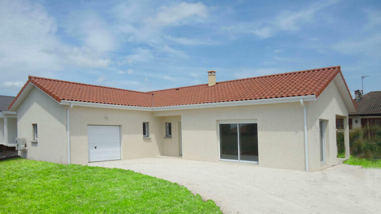 Construction Habitat Libre d’une maison moderne avec garage intégré